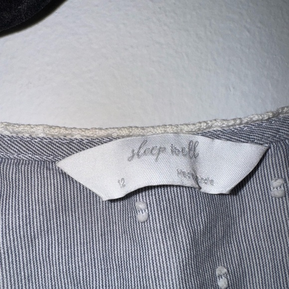 Gray Sleeveless Dress with White Pattern - Picture 2 of 3